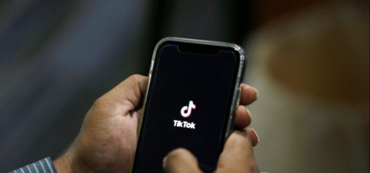 Reo tiktokero publica videos desde el penal de El Abra investigaciones en curso