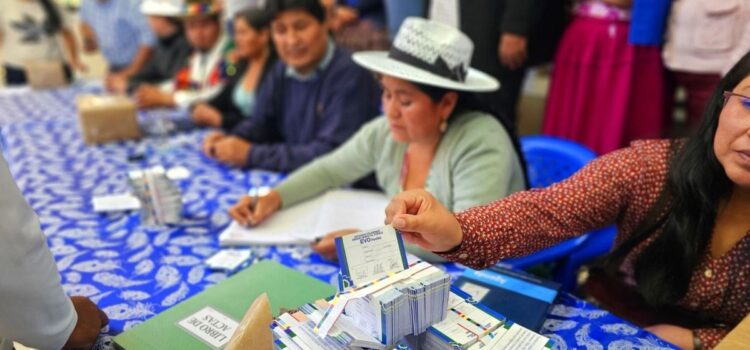 Partidos pequeños resignados sin sigla buscan vía para subnacionales