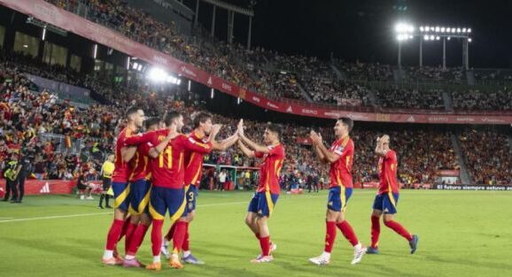 España golea y se acerca al Mundial victoria contundente rumbo a la cita mundialista