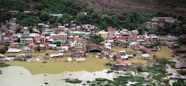 Tipuani asegura segunda vuelta electoral a pesar de devastadoras inundaciones