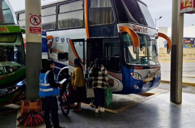 Transporte en crisis diésel al 40% capacidad afecta operaciones vitales
