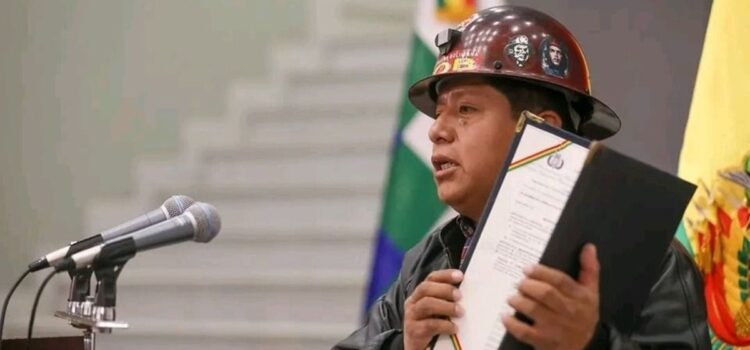 Fiscalía inicia investigación a Huarachi tras admitir denuncia oficial