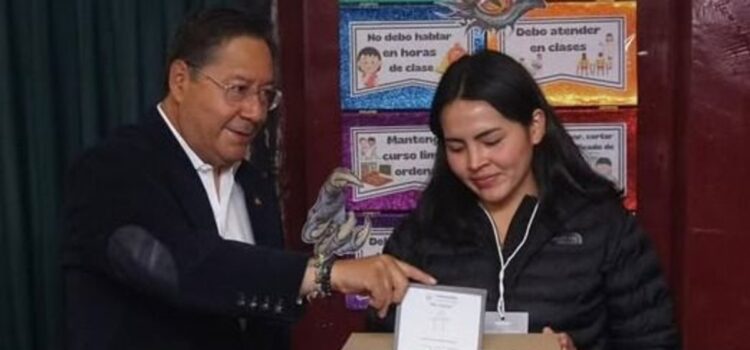 Arce pide jornada electoral pacífica y transición ordenada en balotaje