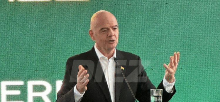 Infantino promete un mundial para Bolivia impulso al fútbol sudamericano