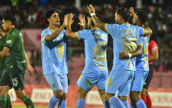 Bolívar humilla a Real Tomayapo con goleada histórica en el IV Centenario