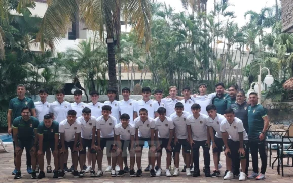 Selección Boliviana Sub17 emprende viaje rumbo a Catar con altas expectativas