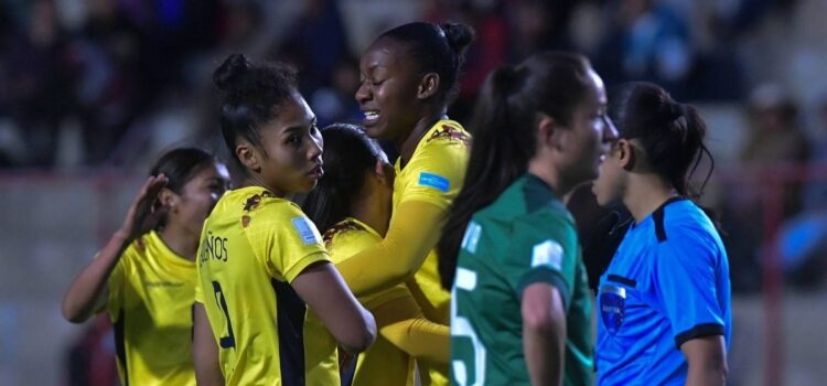 Bolivia sufre contundente derrota ante Ecuador en su debut de la Liga de Naciones