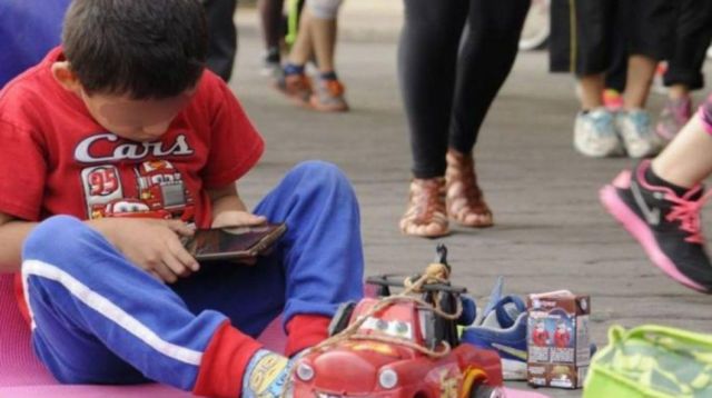 Bolivia Niños Acceden a Internet Desde los Seis Años Cuarenta Cuatro Por Ciento Contacta Desconocidos