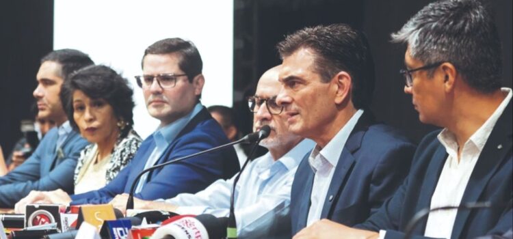 Paz firma pacto económico histórico con empresariado boliviano para impulsar el desarrollo nacional