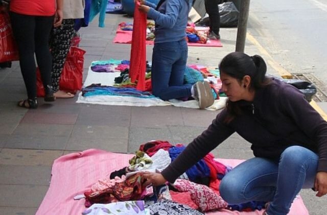 Ferias Artesanales Enfrentan Baja en Ventas y Mayor Competencia Gremiales Señalan Preocupación