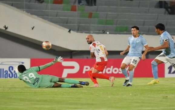 Aurora sufre dolorosa derrota ante Independiente en tiempo de adición