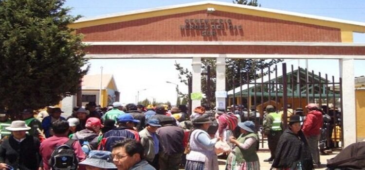 Roban restos humanos del cementerio Héroes del Gas en El Alto investigan el macabro suceso