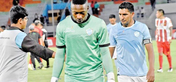 Aurora busca imponerse ante Bolívar en crucial encuentro futbolístico