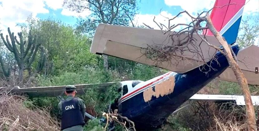 Avioneta boliviana con 130 kilos de droga cae en Argentina: graban impactante momento del accidente