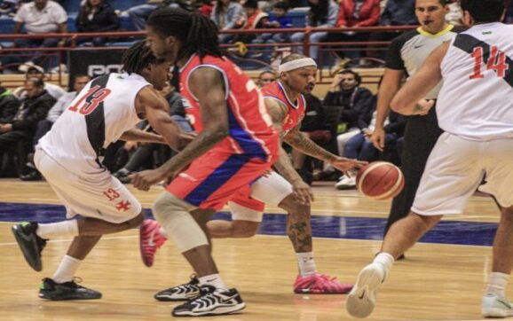 Universitario de Deportes inicia su camino en Paraguay buscando avanzar en la Liga Sudamericana