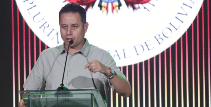 Lara Impulsa Seguridad Jurídica y Alianza Productiva en Vibrante Discurso Ovacionado en Santa Cruz