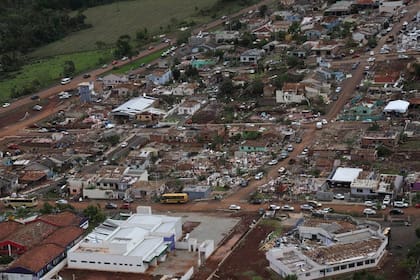 Tornado devasta ciudad del sur de Brasil deja al menos seis muertos y 750 heridos