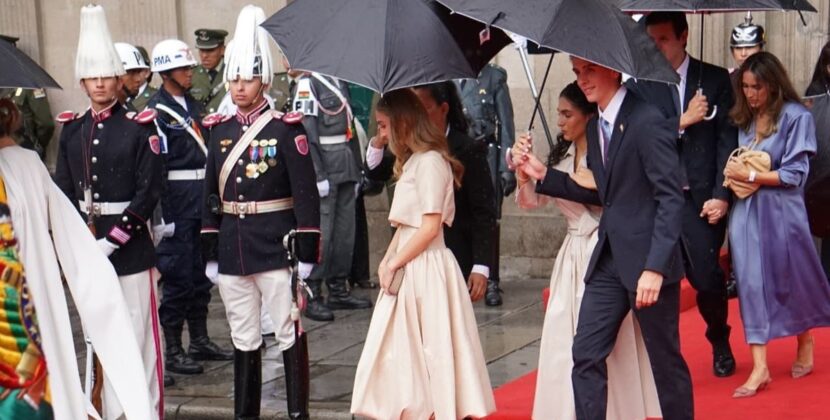 Lluvia intensa y emoción marcan la toma de juramento de Paz y Lara con manillas escondidas