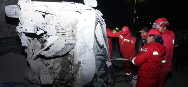 Accidente La Paz-El Alto deja 5 fallecidos y 20 heridos