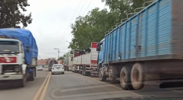 Legisladores impulsan fin gradual de subsidio a combustibles