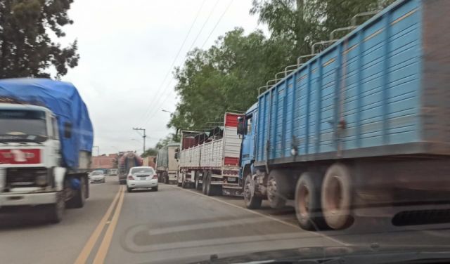 Legisladores impulsan fin gradual de subsidio a combustibles