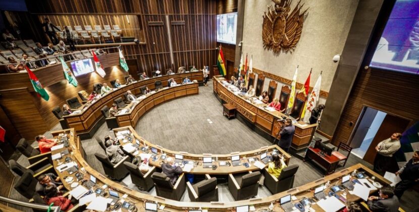 Senadores aprueban ley subnacional en comisiones