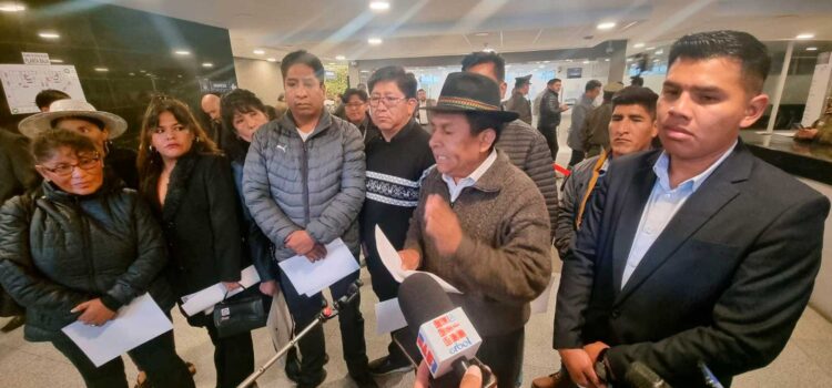 Bancada larista denuncia golpe a la Vicepresidencia y reprocha a Rodrigo Paz en La Paz