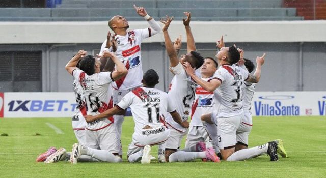 Nacional empata con gol de Guerra en tiempo de adición en partido clave