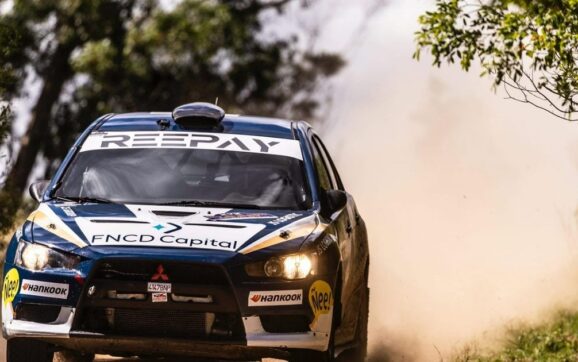 Jhimmy Sanjinés celebra en Uruguay y confirma título de campeón sudamericano de boxeo