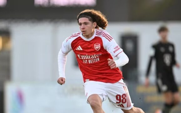 Arsenal impulsa debut de jugador de 13 años en Youth League en Londres