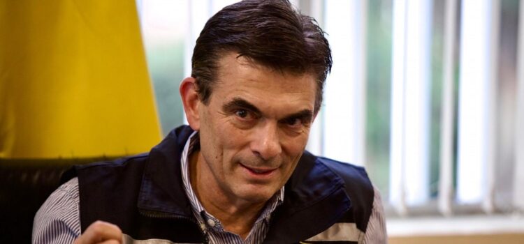 Presidente Paz anuncia reestructuración de ENDE y confía en sus profesionales