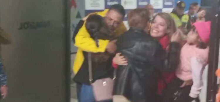 Luis Revilla llega a La Paz y anuncia que sus abogados preparan acción judicial