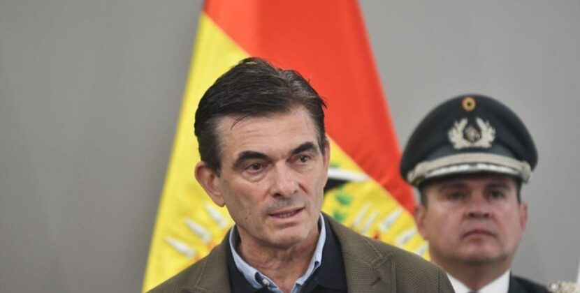 Presidente Luis Arce advierte mal manejo de aportes en cuentas de la Gestora