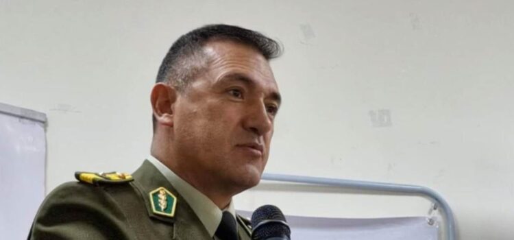 Fiscalía de La Paz convoca a excomandante Russo para declarar por caso de discriminación