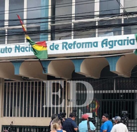 Gobierno inspecciona oficinas del INRA en Santa Cruz y anuncia control estricto ante tráfico de tierras