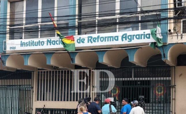 Gobierno inspecciona oficinas del INRA en Santa Cruz y anuncia control estricto ante tráfico de tierras