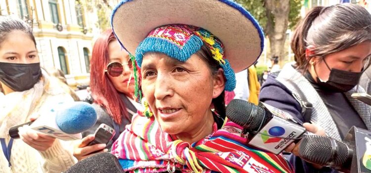 Fiscalía pide cuatro meses de cárcel para Lidia Patty en caso judicial