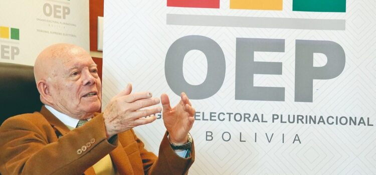 Óscar Hassenteufel revela satisfacción con su carrera como abogado en Bolivia