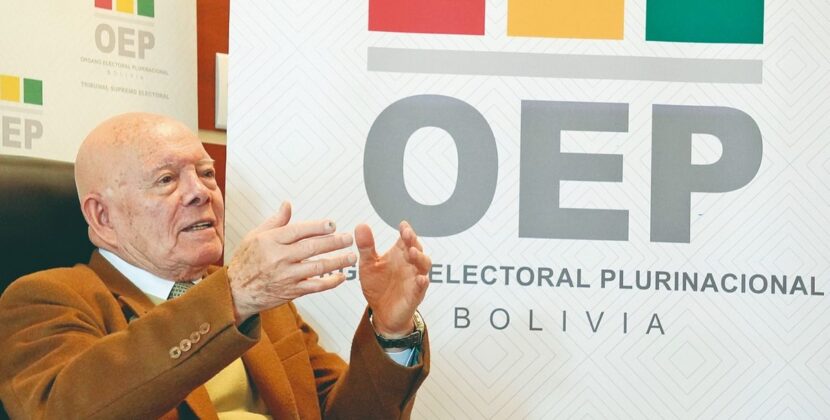 Óscar Hassenteufel revela satisfacción con su carrera como abogado en Bolivia