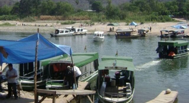 Comerciantes argentinos en Bermejo rechazan límite de compras impuesto por autoridades