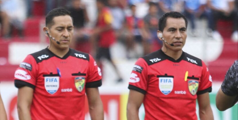 Jordy Alemán dirige el partido entre The Strongest y Always Ready en Tarija