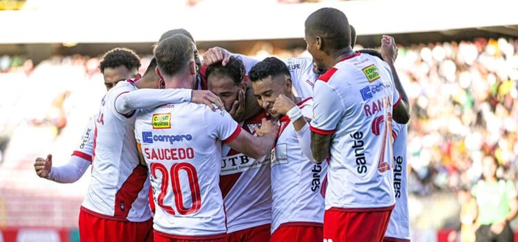 Always Ready impulsa campaña en La Paz y confirma liderazgo en torneo boliviano