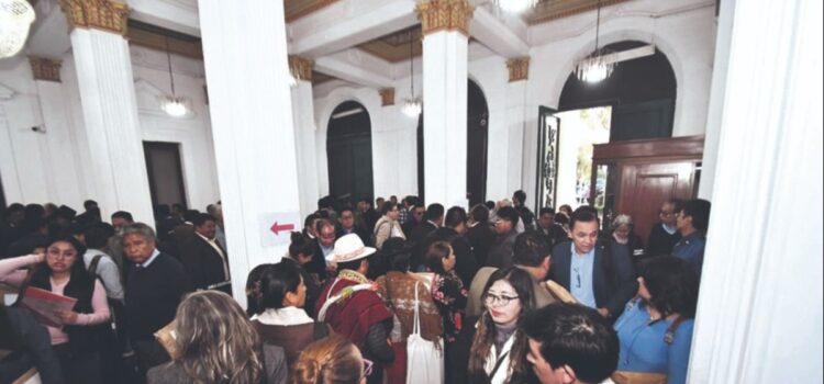 Tribunal Supremo Electoral recibe 440 postulantes en fase clave de renovación