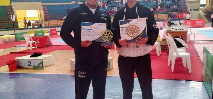 Álvaro Favio Ruiz recibe reconocimiento por excelencia deportiva 2025 en Bolivia