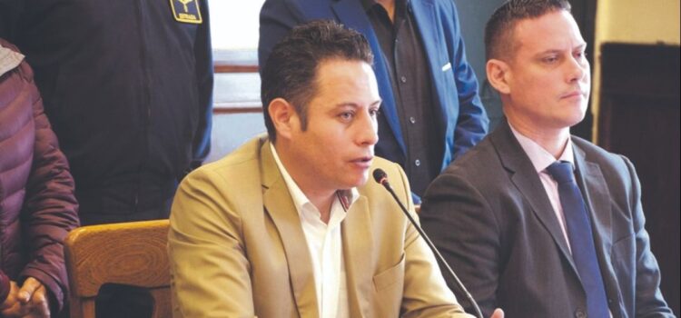 Libre alinea a Lara y exige a Paz rendir cuentas por créditos otorgados en Bolivia