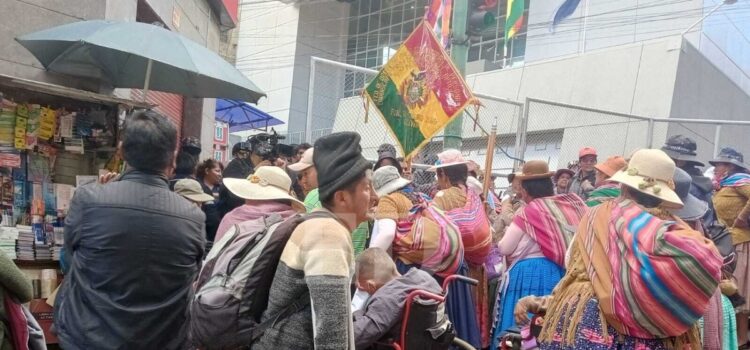 Personas con discapacidad exigen en Bolivia depender del Ministerio de la Presidencia