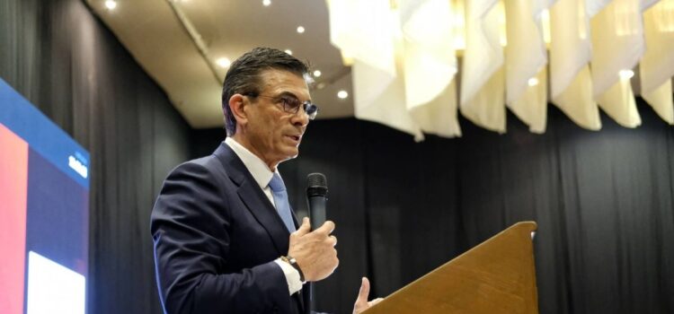 Presidente Luis Arce impulsa a la Justicia para capturar responsables de corrupción en Bolivia