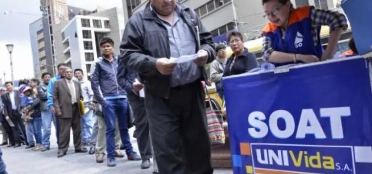 Transportistas de Bolivia cuestionan monopolio de Univida en venta del SOAT