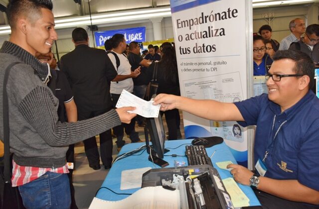 Bolivia elige cinco mil autoridades en comicios subnacionales con 30 mil candidaturas