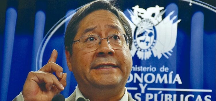 Expresidente confirma que sabía prohibición de transferir fondos a cuentas privadas